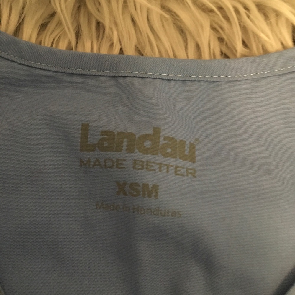 Women’s scrub set - Picture 2 of 5